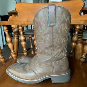 Ariat Cowgirl Boots - size 7B